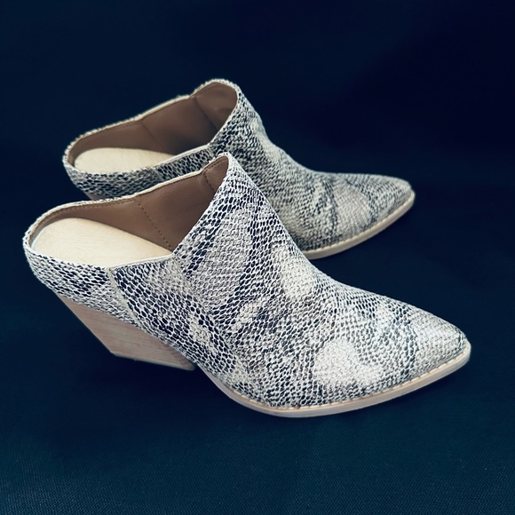 Mi.iM Snakeskin Slip On Shoes 8.5 - Picture 5 of 7